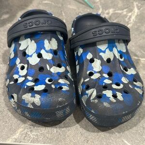 CROCS Kids Water Shoes - Blue and Gray Camo